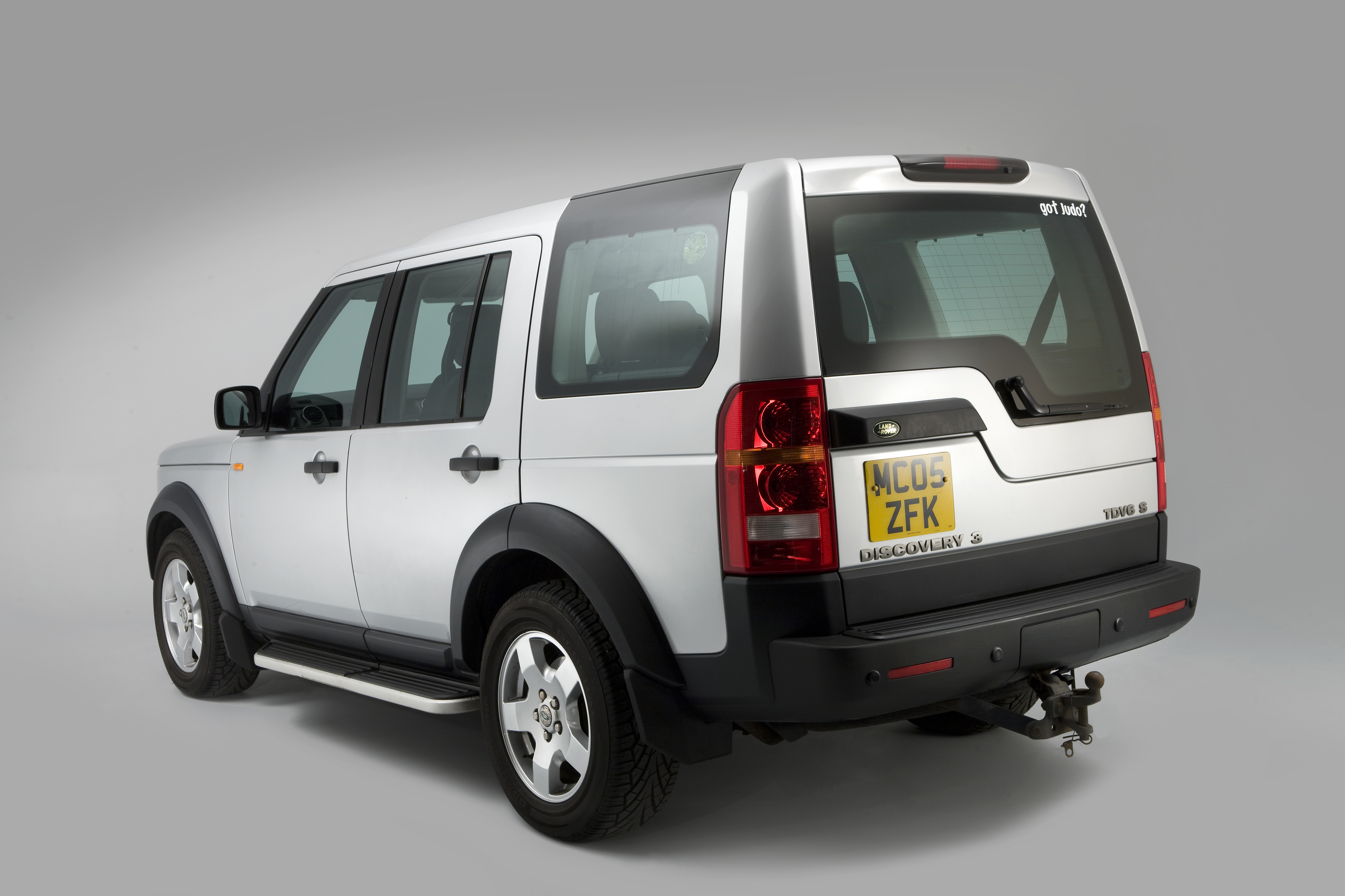 land rover discovery 3 rear